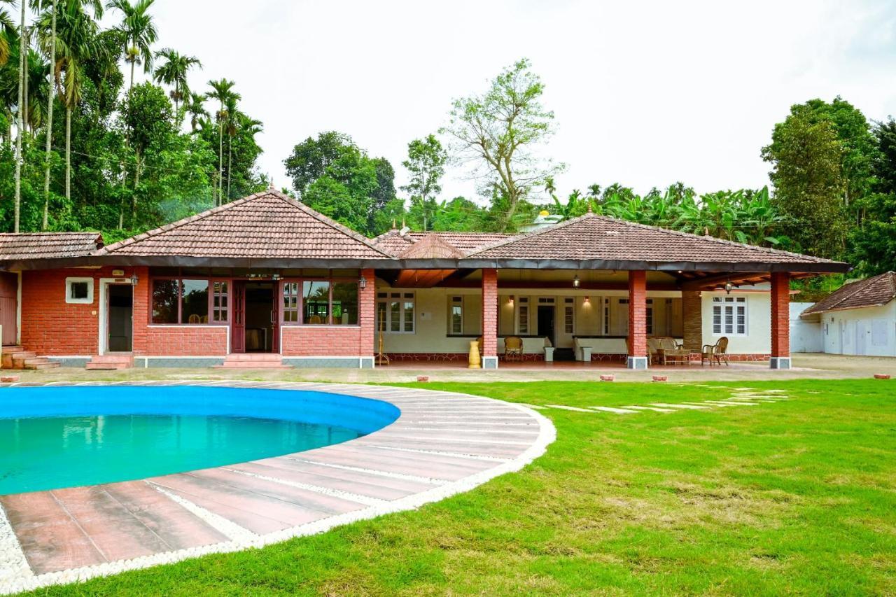 The Shire Hotel Султан Батери Екстериор снимка